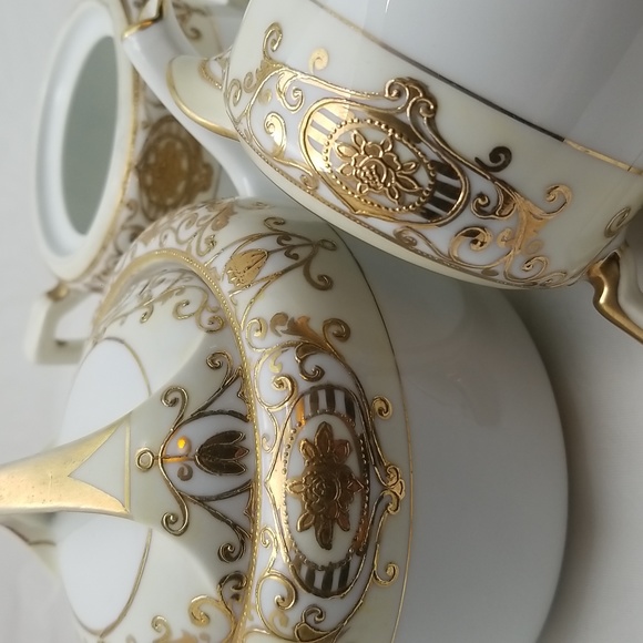 Noritake Christmas Ball Tea Set - Picture 9 of 16